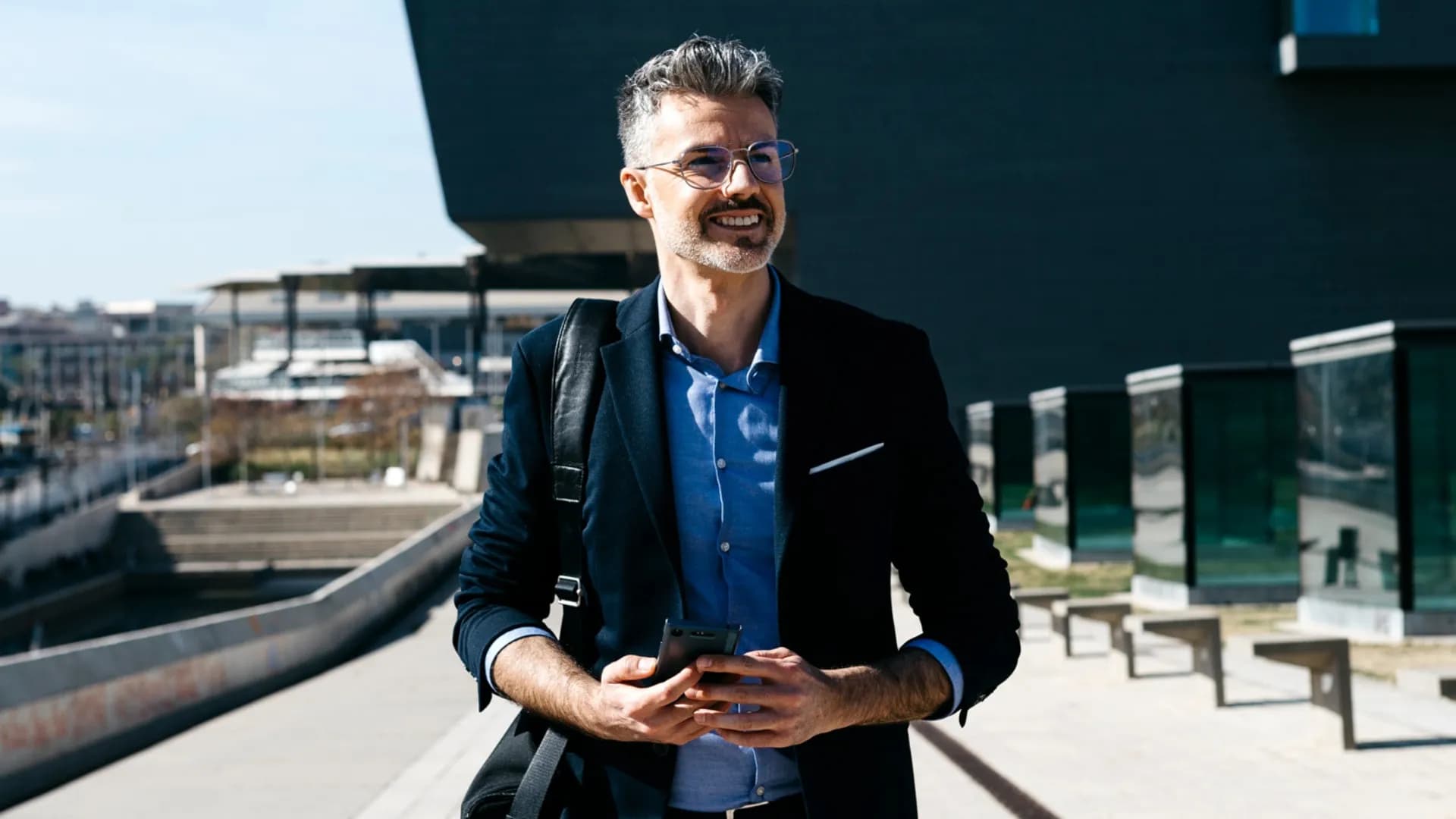 No humanices la máquina: hablamos con la IA como quien maneja una herramienta, no una ideología